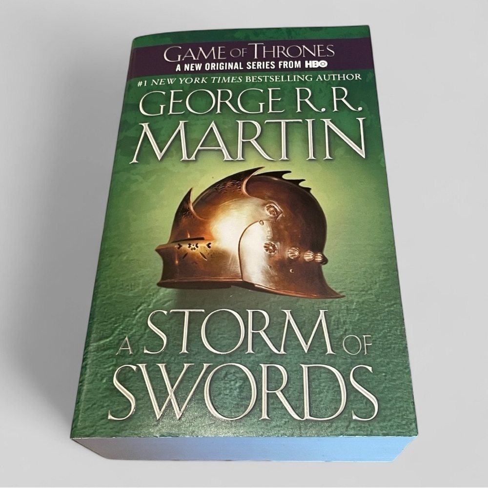 A Storm of Swords by George RR Martin (Paperback)